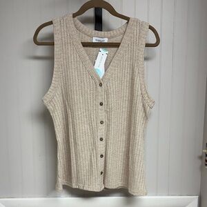 NWT Gilli Button Down Tank